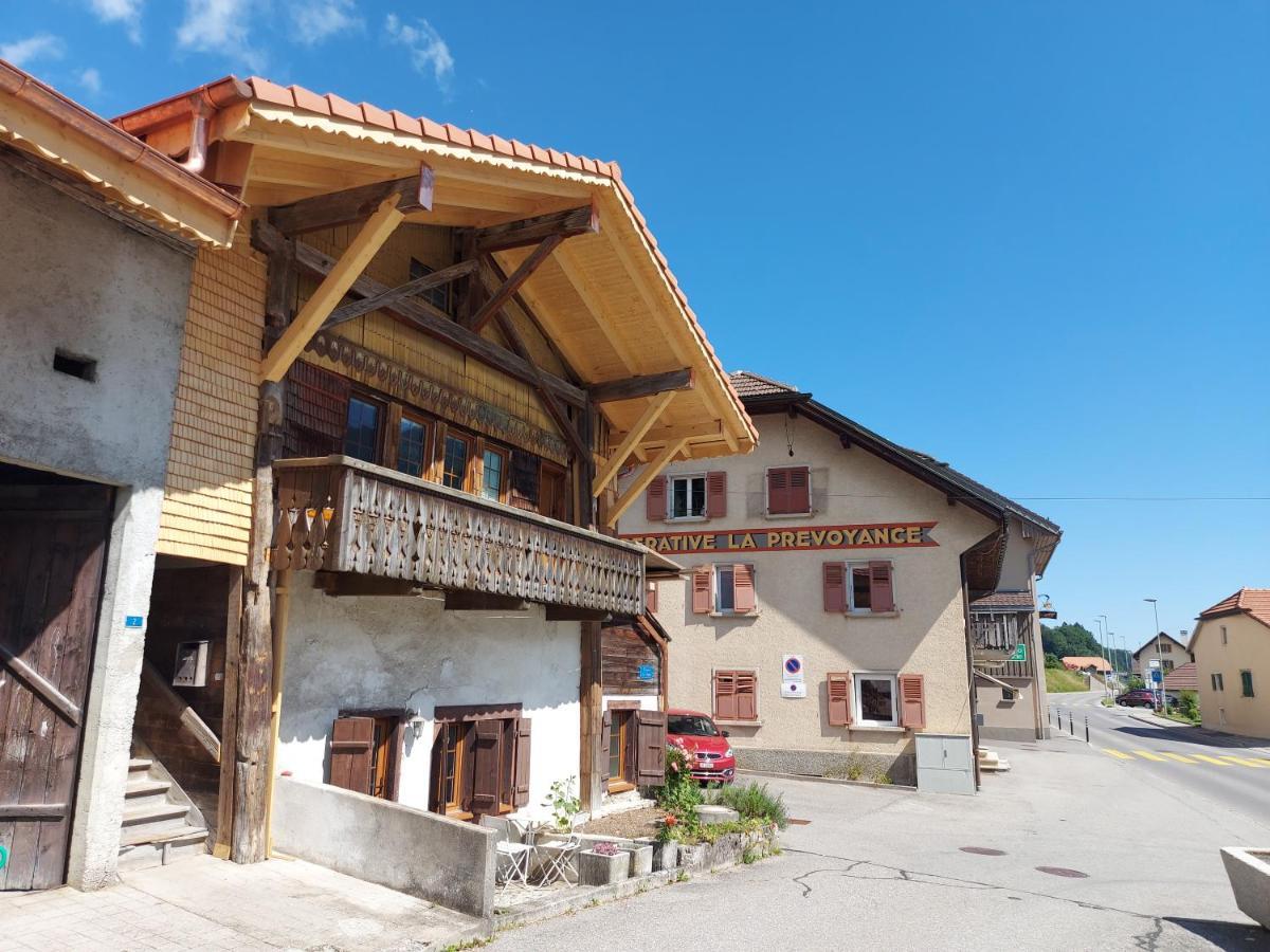 Appartement Voute En Gruyere Dans L'Intyamon Enney Exteriör bild